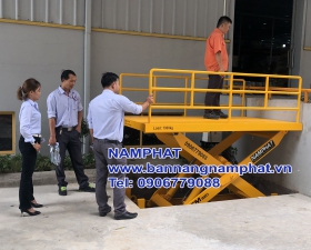 BÀN NÂNG 1000KG LẮP TẠI KCN VIETNAM SINGGABO